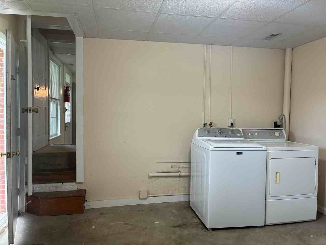 164 S River St #B - Photo 5 of 20