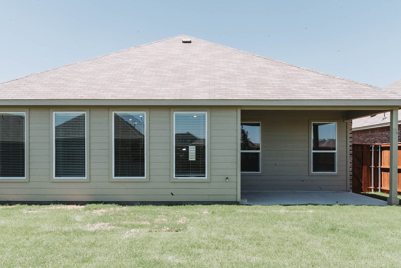 2105 Martins Pond Rd - Photo 3 of 9