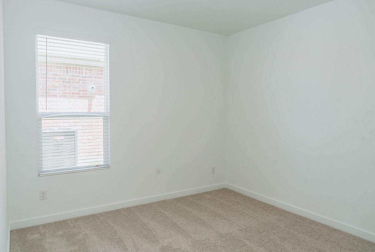 2105 Martins Pond Rd - Photo 7 of 9