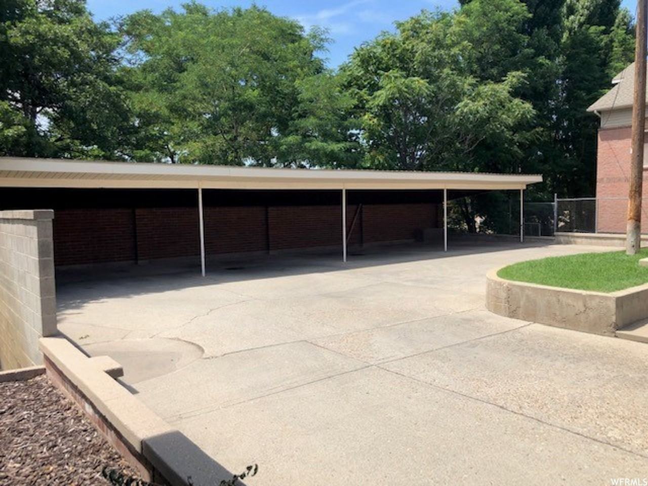 704 S Orchard Dr #3 - Photo 4 of 23