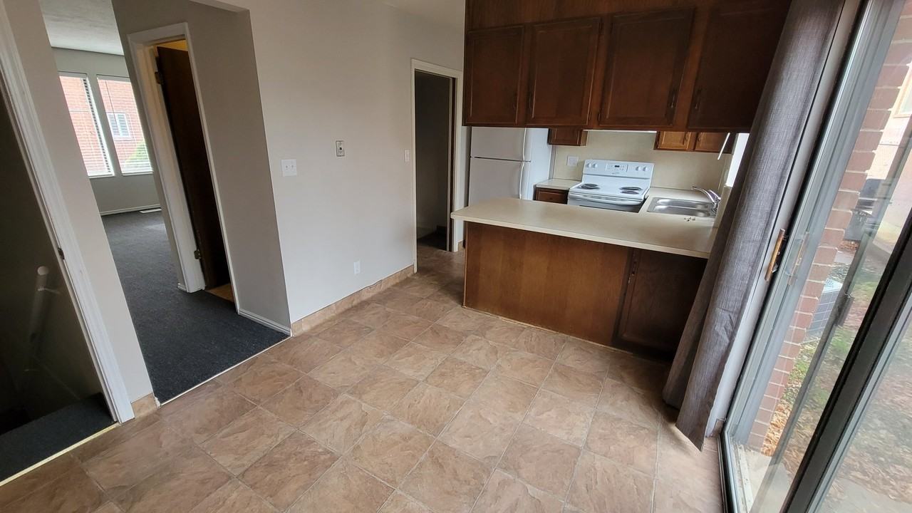 704 S Orchard Dr #3 - Photo 6 of 23