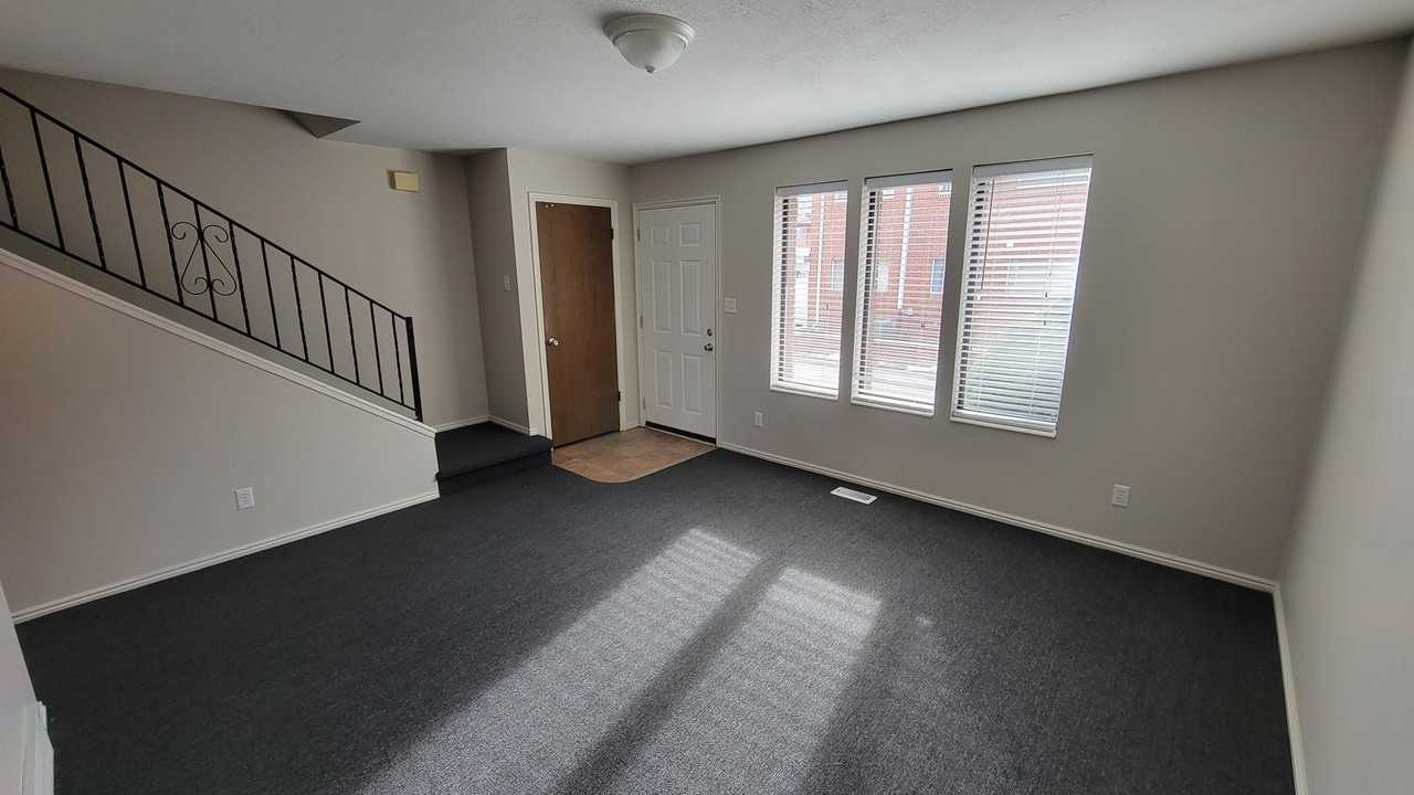 704 S Orchard Dr #3 - Photo 7 of 23