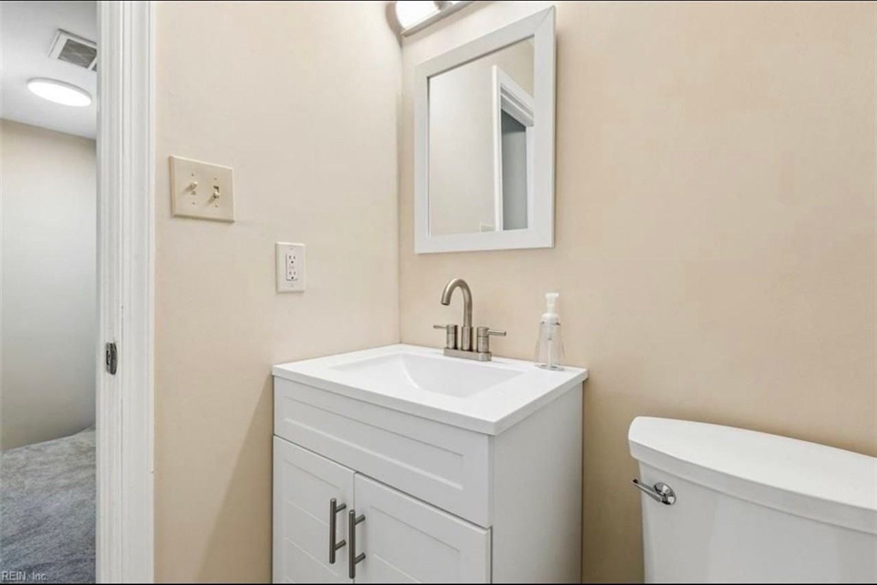 1618 Corprew Ave - Photo 2 of 9