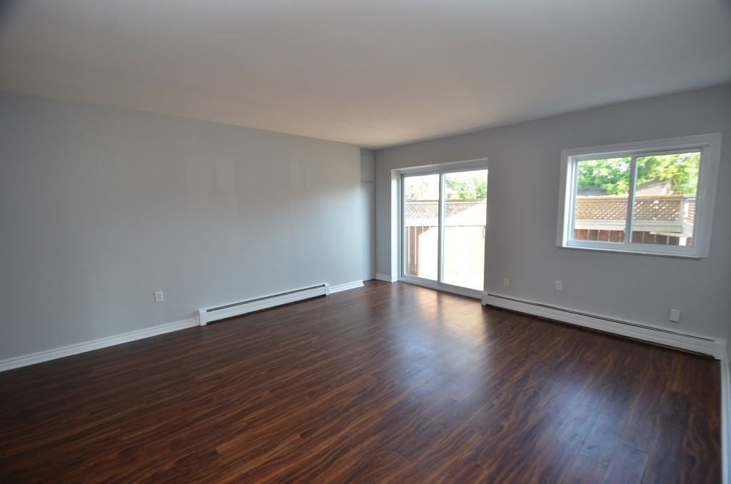 245 Niagara Street #8 - Photo 4 of 18