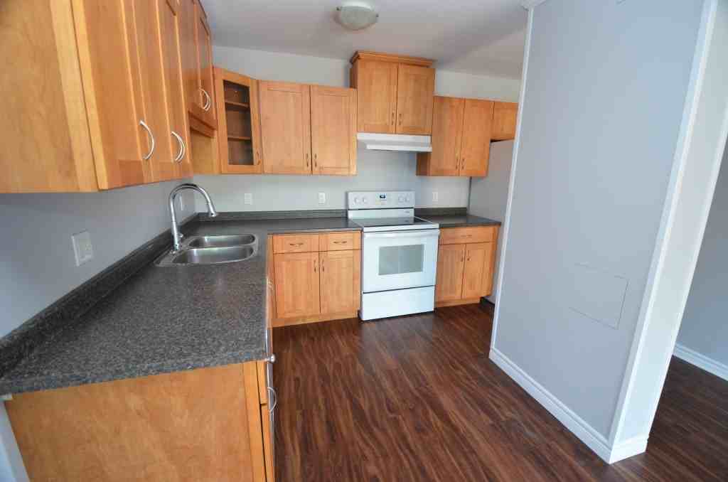 245 Niagara Street #8 - Photo 7 of 18