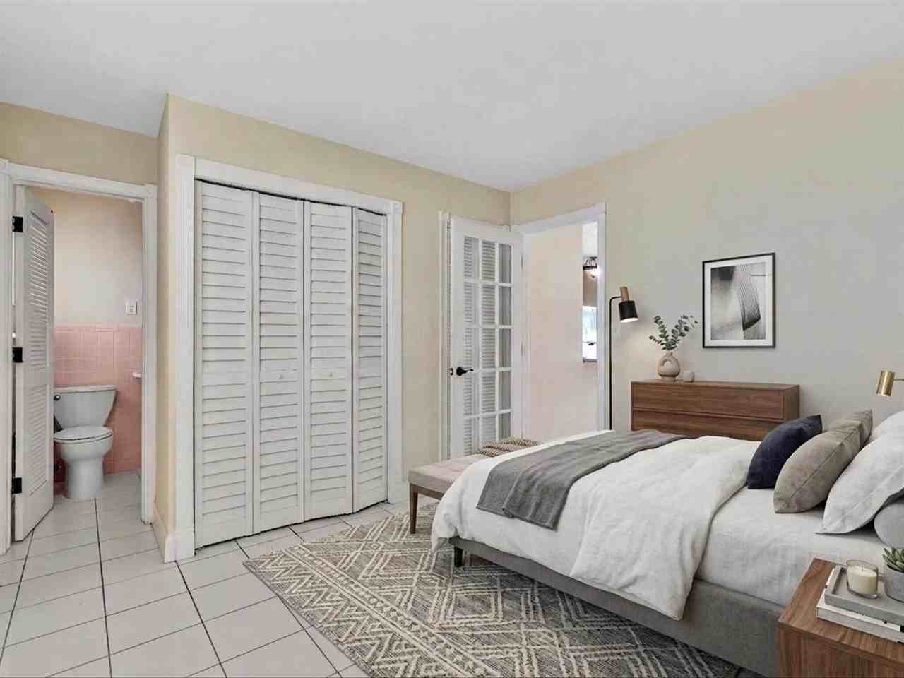 1219 Northeast 14th Avenue - Photo 3 of 10