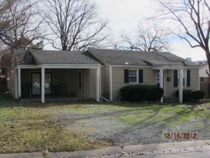 121 Walnut St - Photo 3 of 50