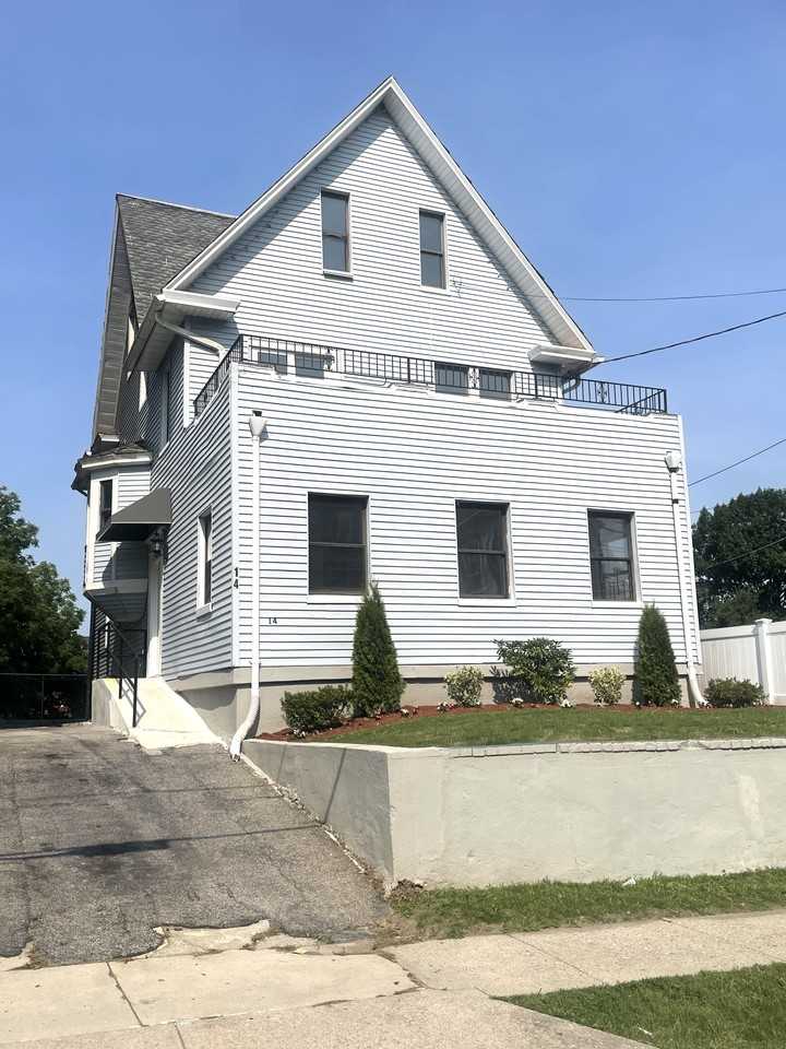 14 Rich Ave #1 - Photo 6 of 12