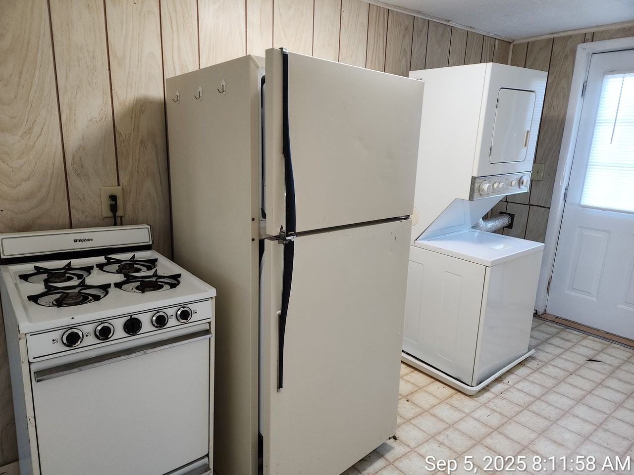 416 3rd St Nw - Photo 7 of 9