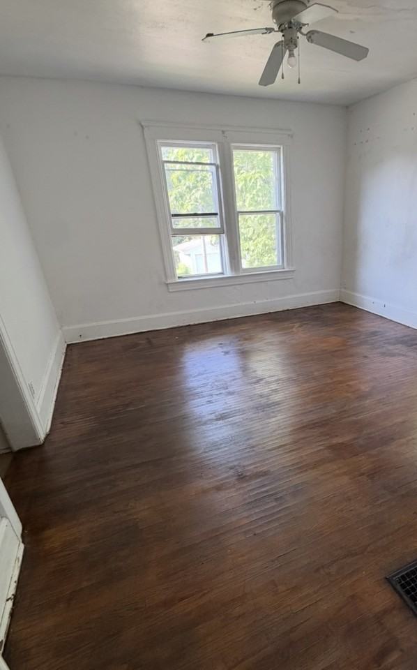 915 W Douglas St #915 - Photo 3 of 11