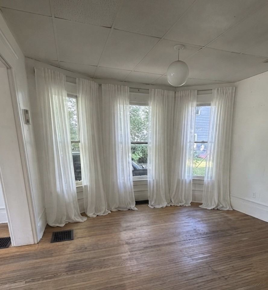 915 W Douglas St #915 - Photo 5 of 11
