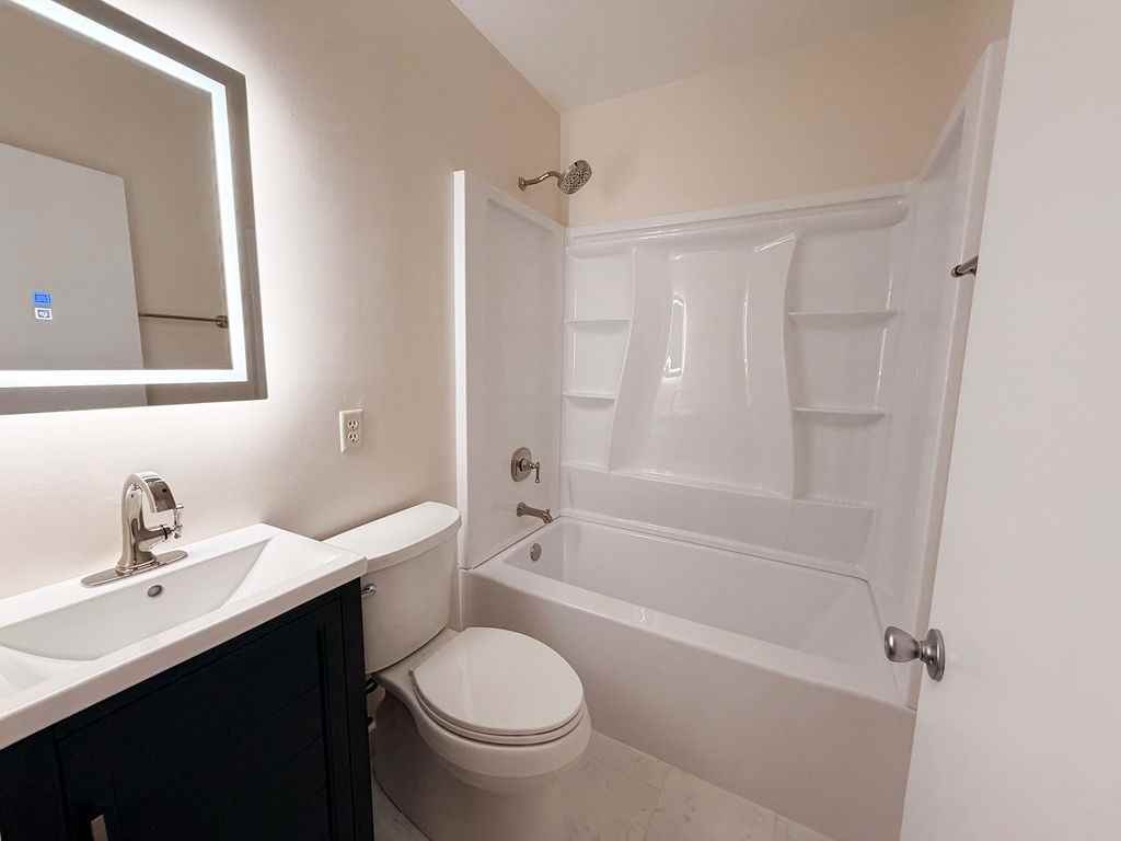 40 E Main St #B - Photo 4 of 14