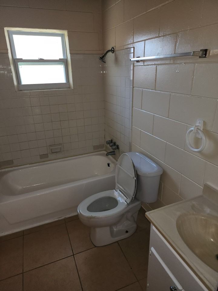 857 Lake Swoope Dr #2 - Photo 3 of 6