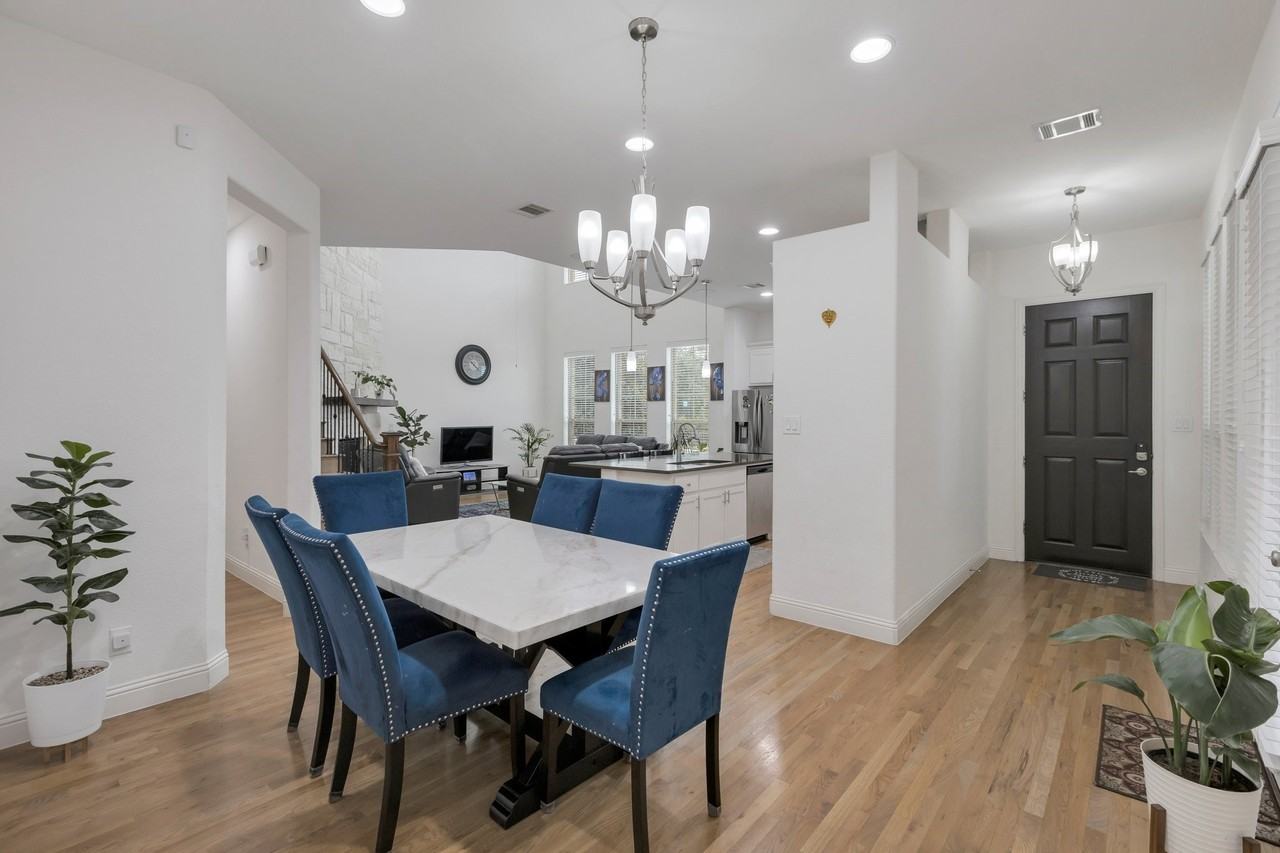 2464 Castle Ridge Dr #NA - Photo 2 of 17