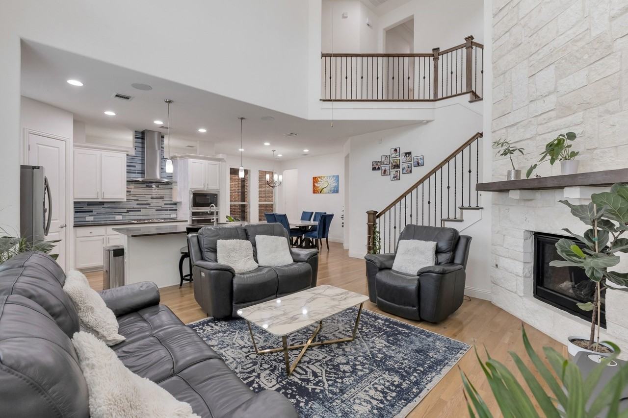 2464 Castle Ridge Dr #NA - Photo 5 of 17