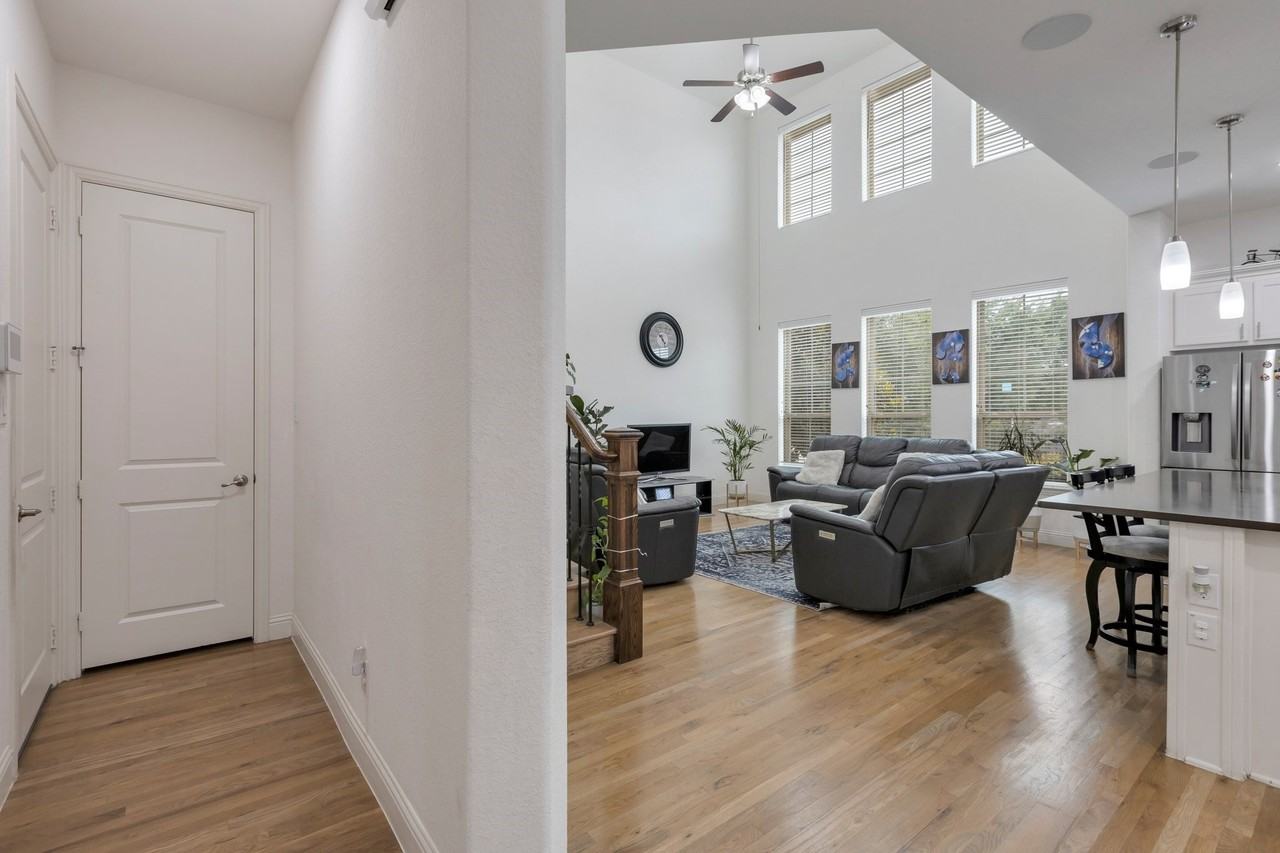 2464 Castle Ridge Dr #NA - Photo 6 of 17
