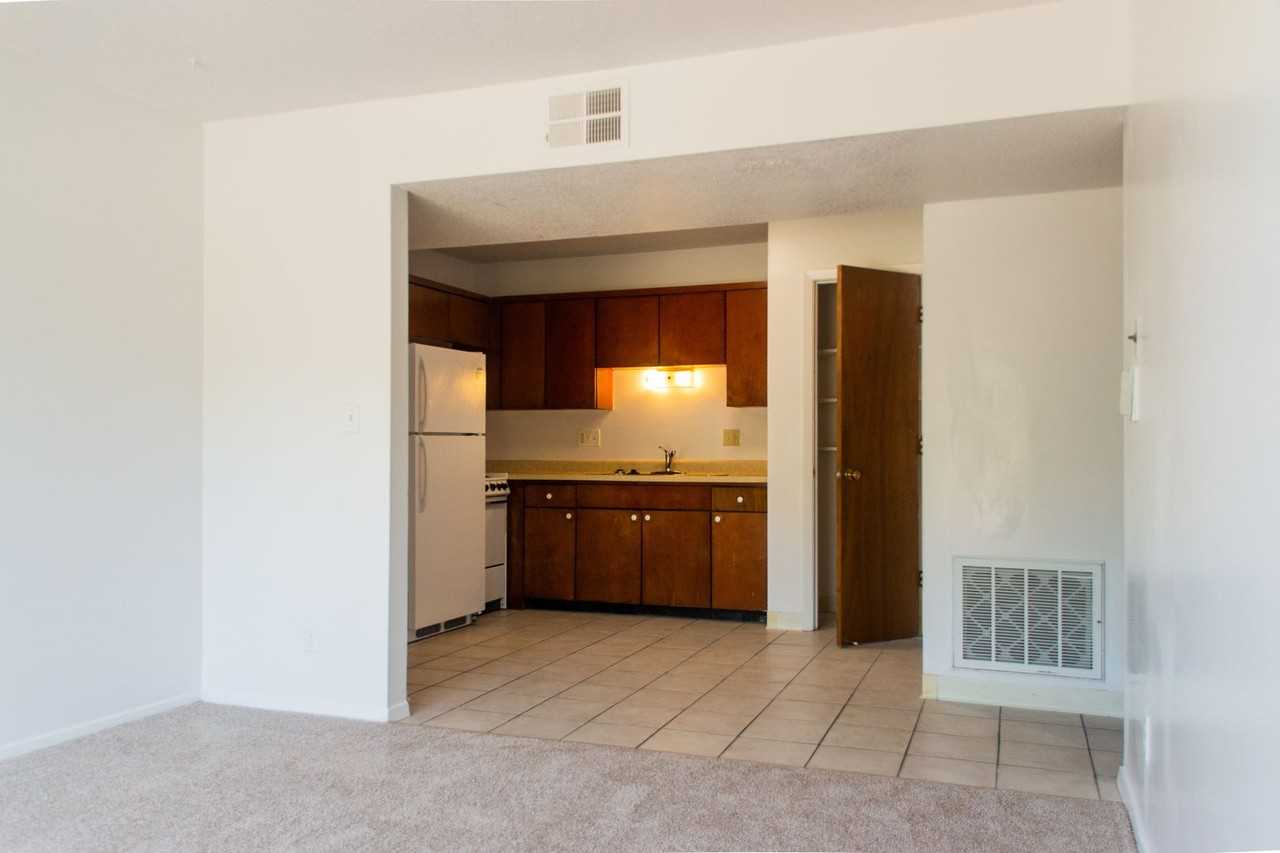 The Oaks Apartments - Photo 4 of 40