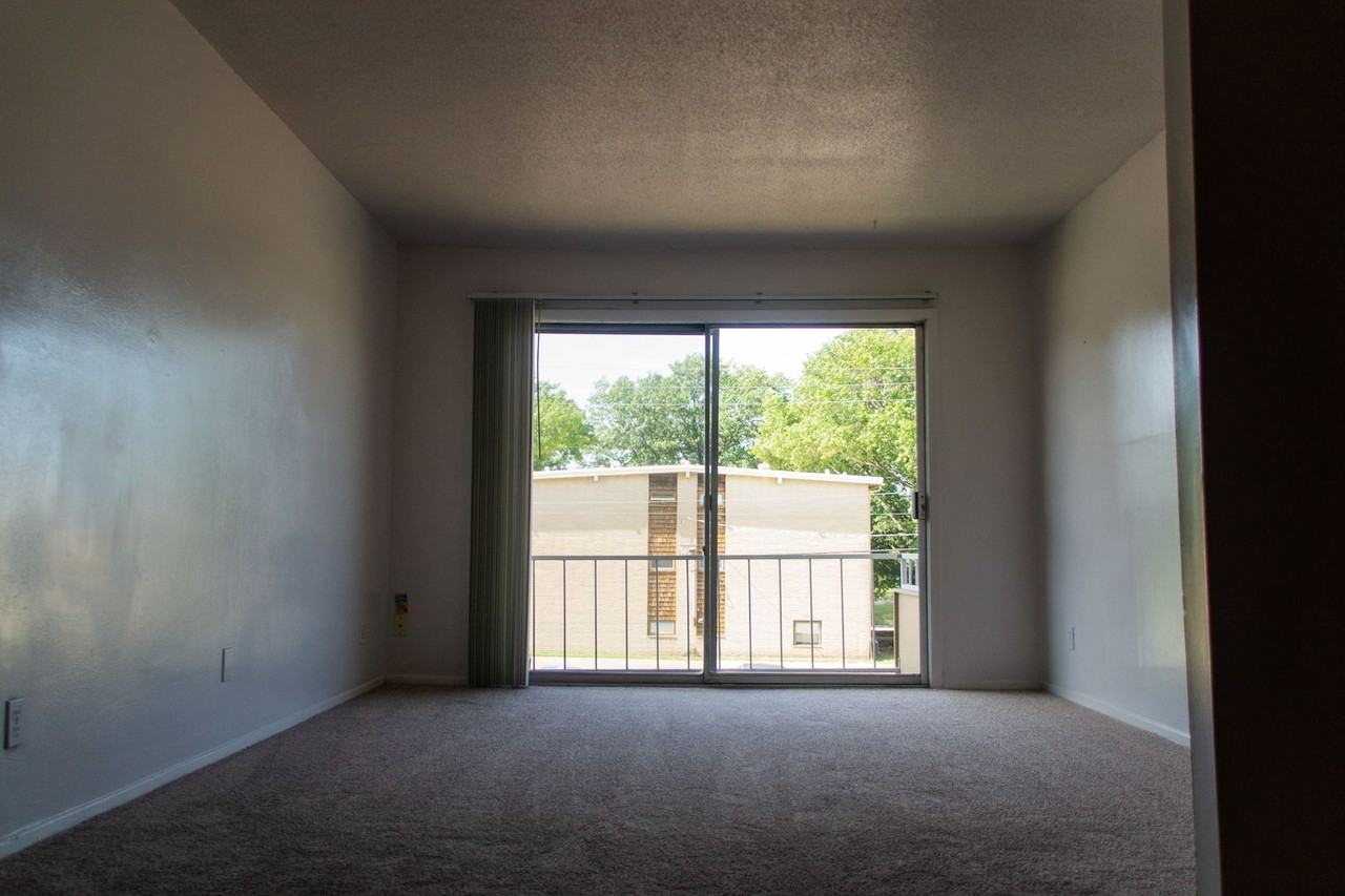 The Oaks Apartments - Photo 6 of 40
