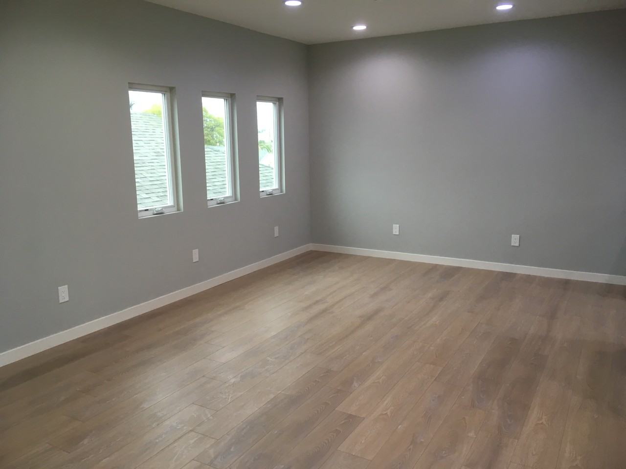 648 North Serrano Avenue #1/2 - Photo 3 of 32
