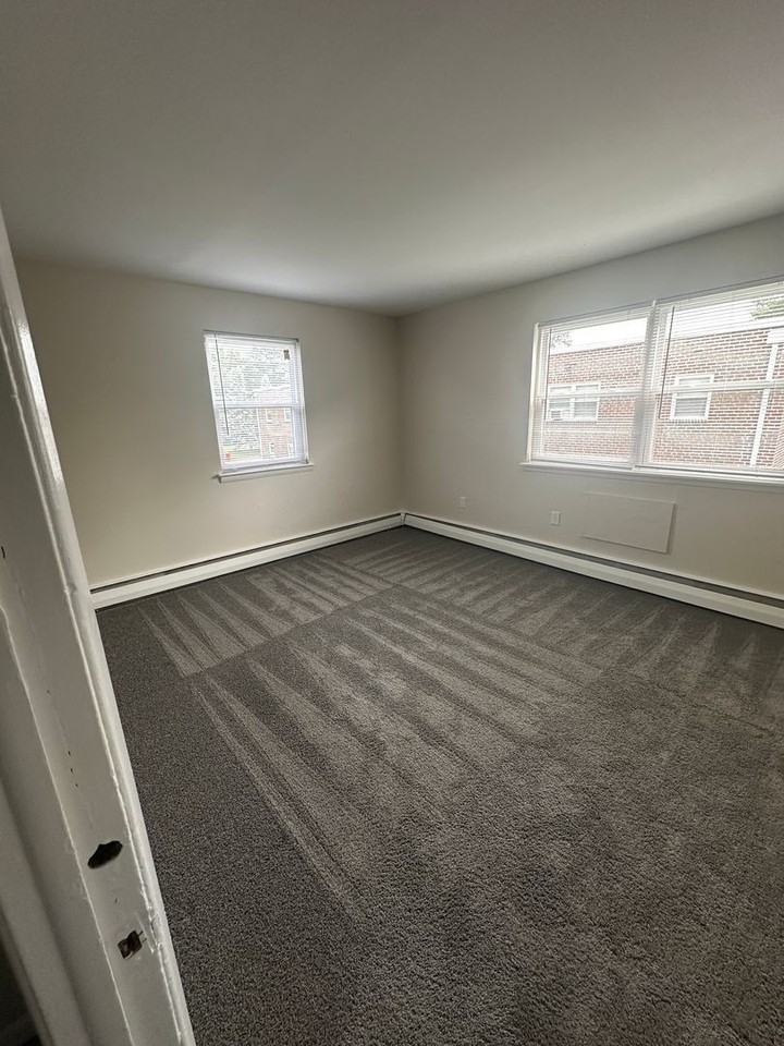 Rosewood Apartments - Photo 5 of 5