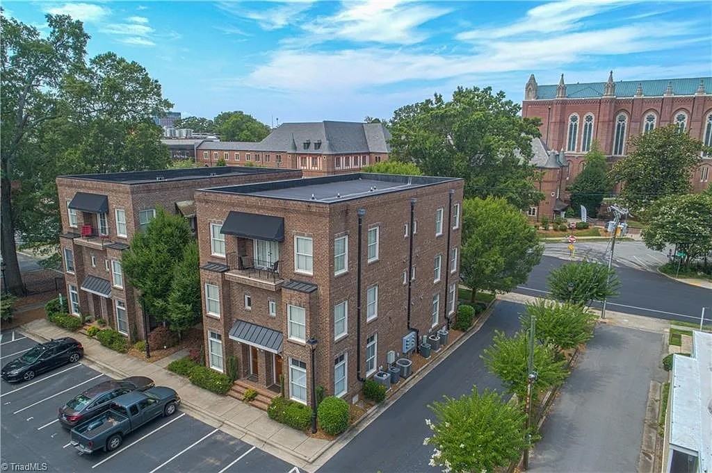 622 N Elm St #NA - Photo 2 of 11