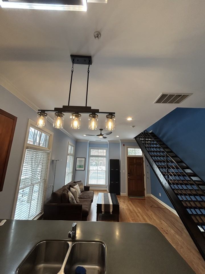 622 N Elm St #NA - Photo 7 of 11