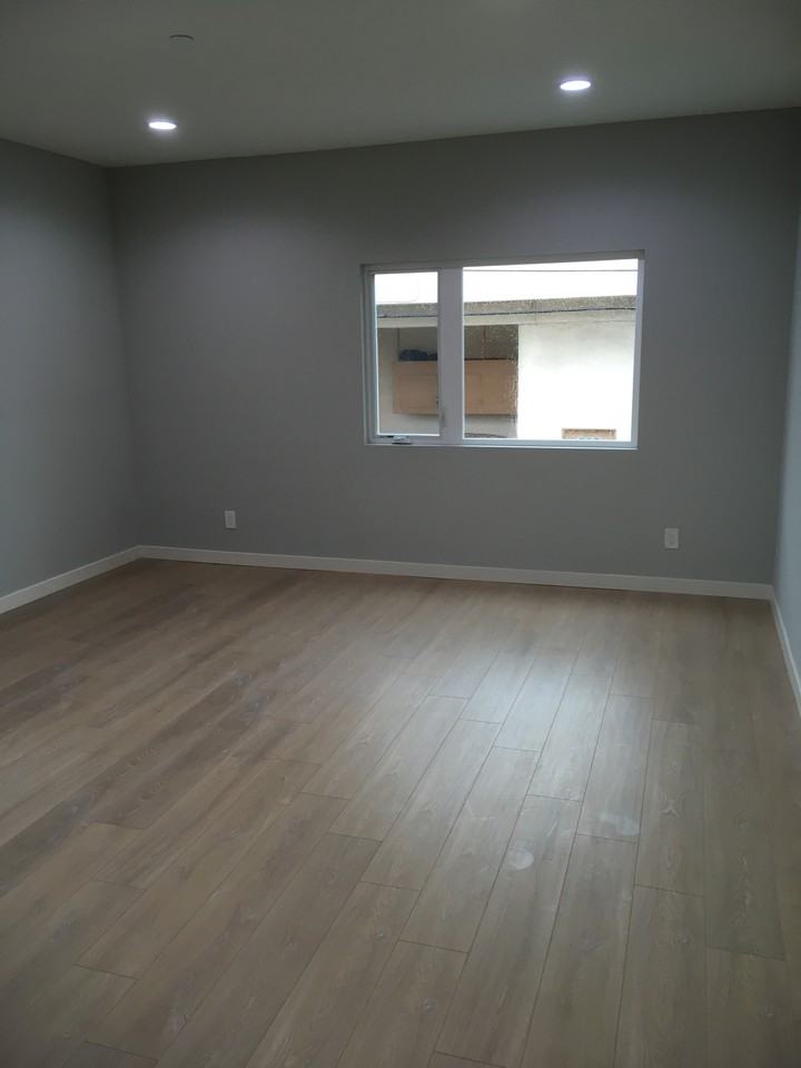 648 North Serrano Avenue #1/2 - Photo 4 of 32