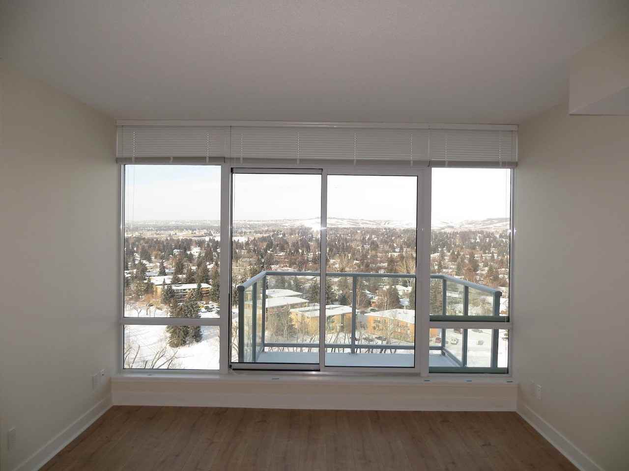 30 Brentwood Common - Photo 2 of 14