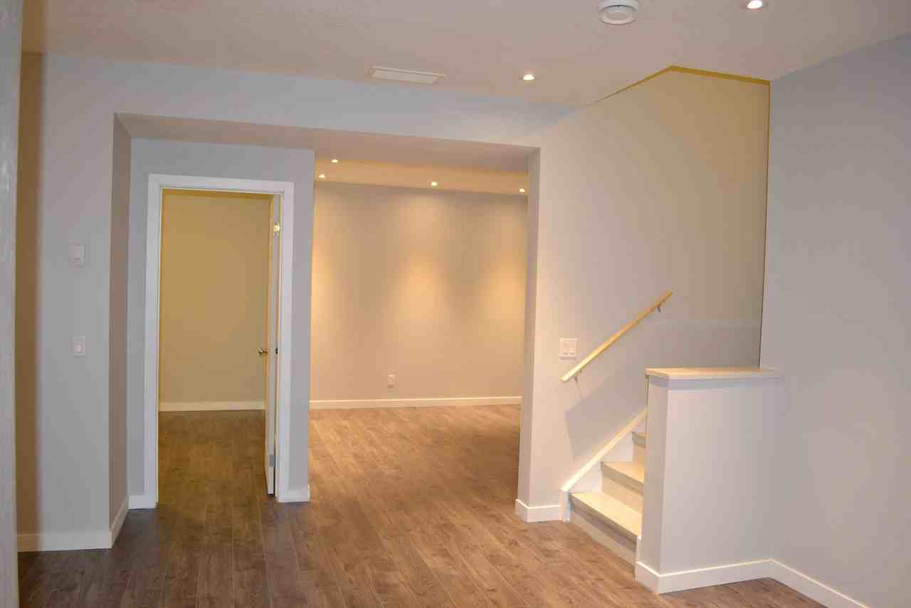28 Redstone Dr Ne - Photo 3 of 10