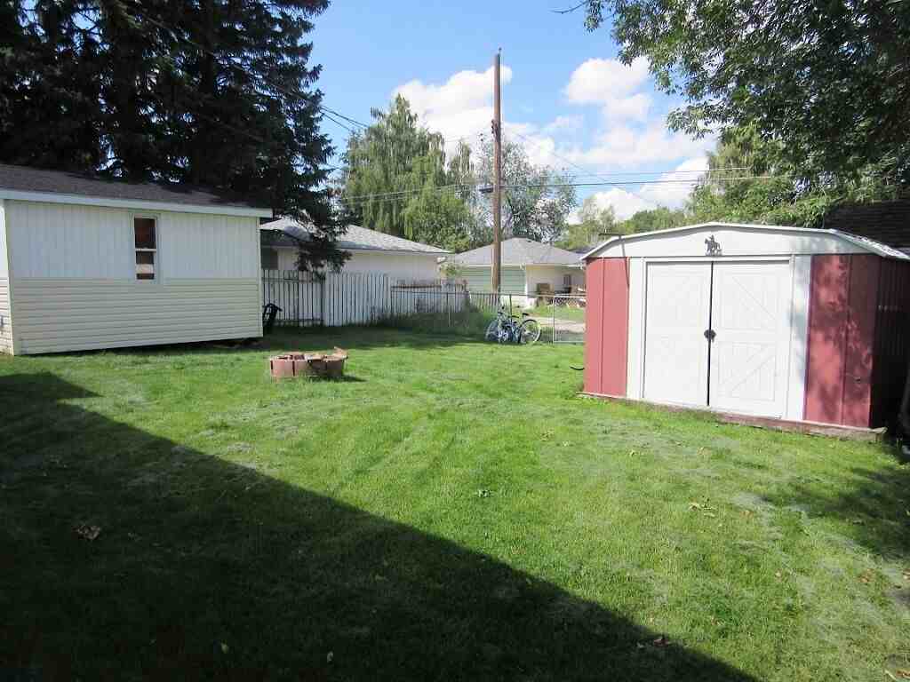 2216 b - Photo 2 of 20