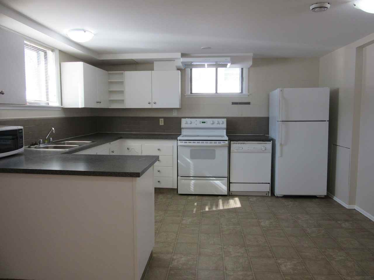 2216 b - Photo 3 of 20