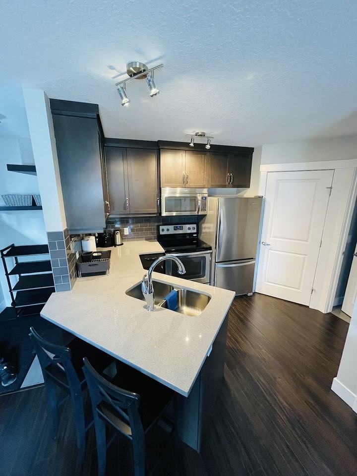 370 Dieppe Dr Sw - Photo 2 of 9
