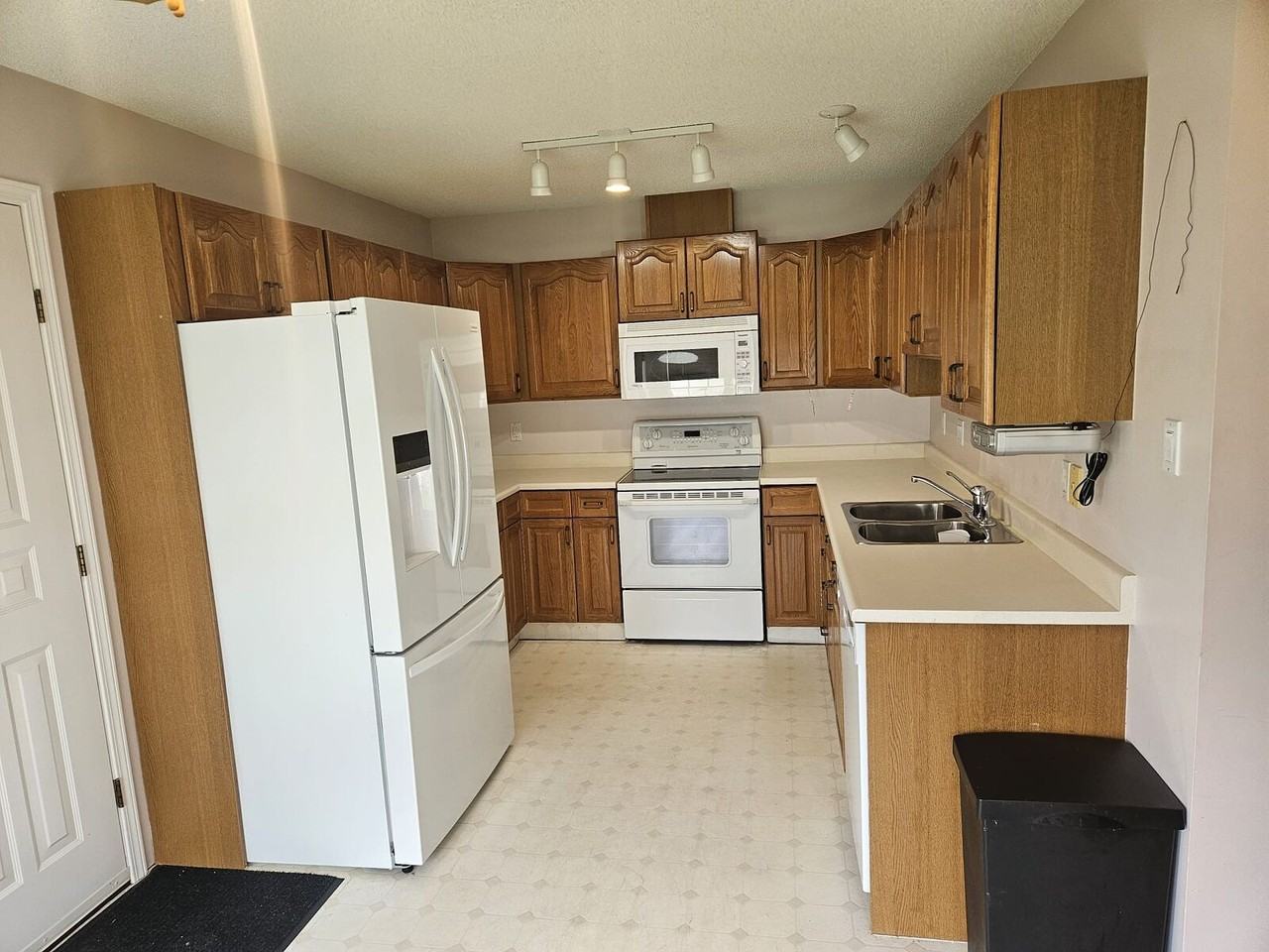 303 Horizon Village Twin Brooks - Photo 3 of 34