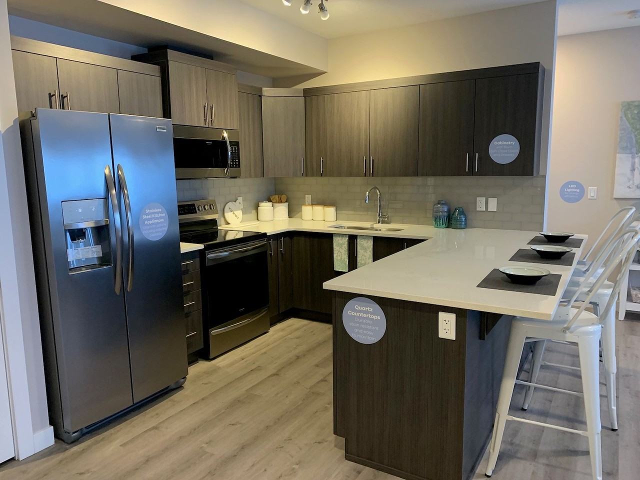 560 Griesbach Parade - Photo 2 of 11