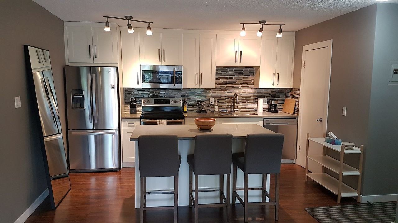 1524 - 1524 15th Ave Sw - Photo 2 of 16