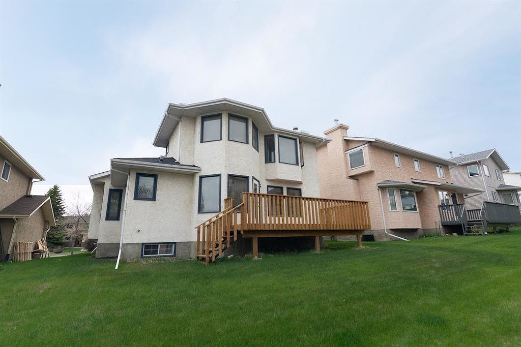 Hawkwood Drive Northwest - Photo 2 of 15