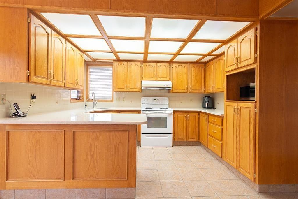 Hawkwood Drive Northwest - Photo 5 of 15