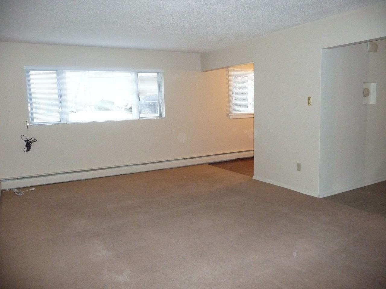 2705 38 St Sw - Photo 5 of 14