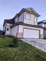 featured image of 321 Calderon Cres Nw