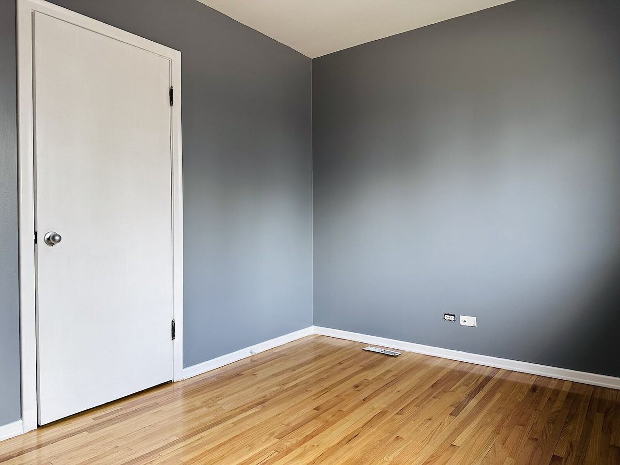 2432 Capitol Hill Cres Nw - Photo 6 of 16