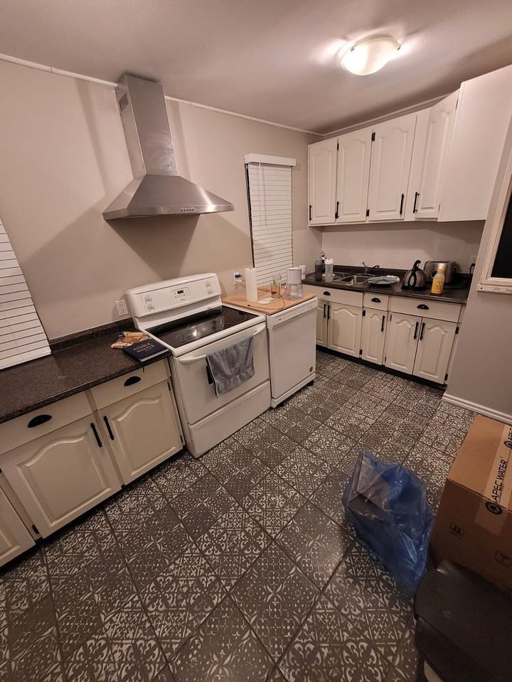 12231 105 St Nw - Photo 6 of 15