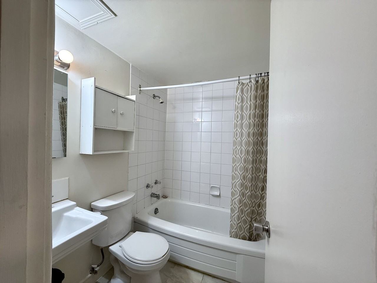 1723 - 1723 25 Avenue Southwest - Photo 6 of 11