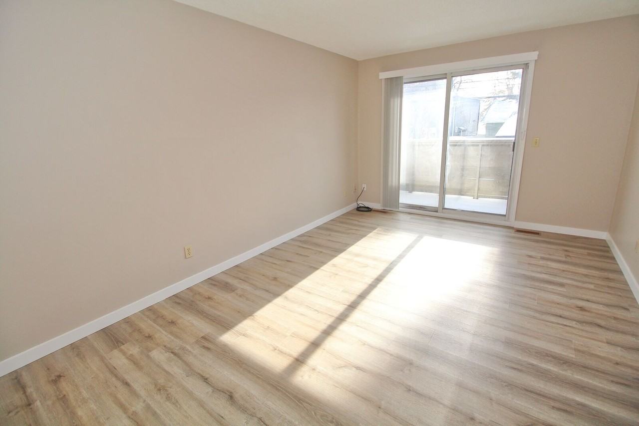 6129 Bowness Rd Nw - Photo 5 of 26