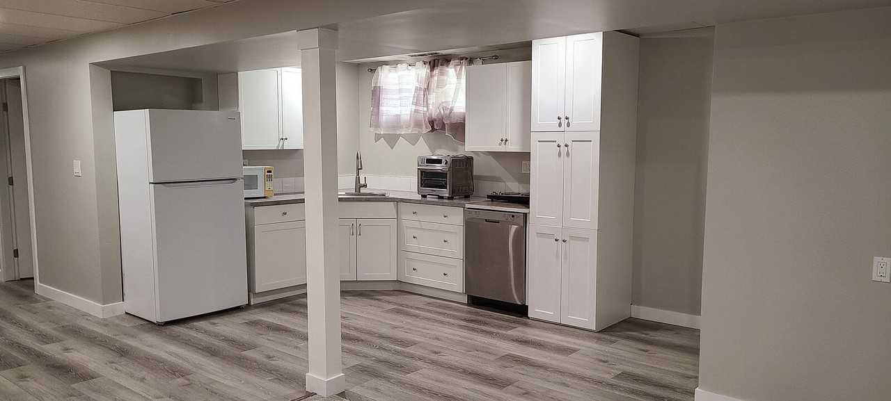 2120 19 Ave - Photo 3 of 32