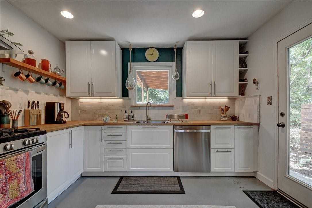 3207 Bengston St #NA - Photo 2 of 9