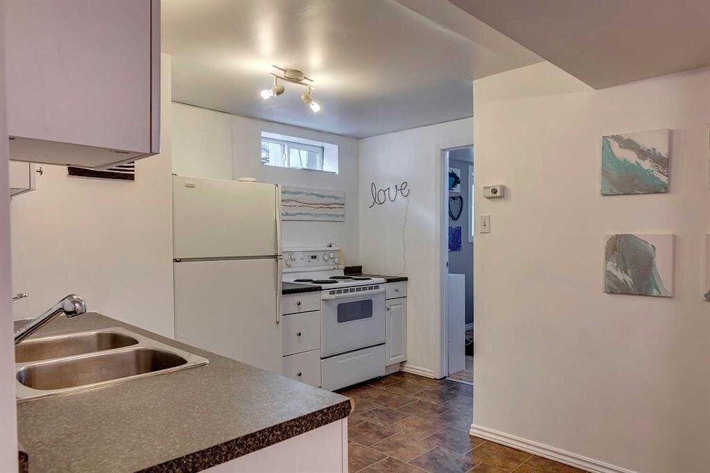 5703 Dalhousie Dr Nw - Photo 4 of 13