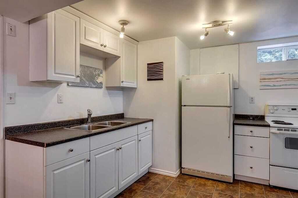 5703 Dalhousie Dr Nw - Photo 5 of 13