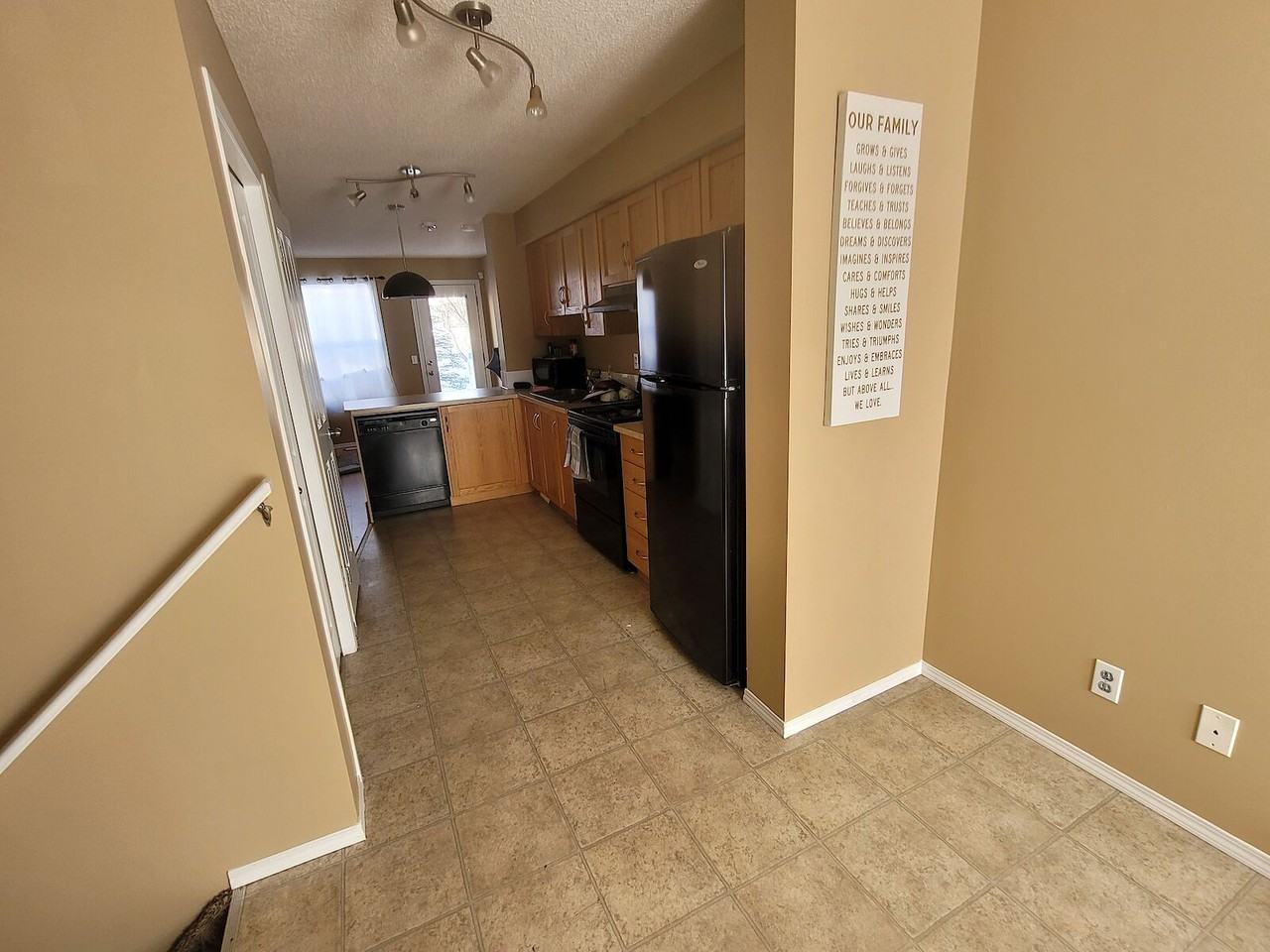 248 Saddlebrook Pt Ne - Photo 2 of 8