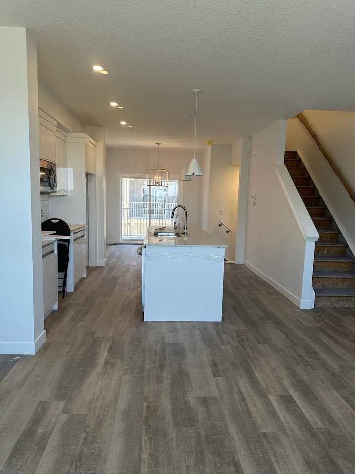 8813 -8813 48 St Ne - Photo 2 of 6