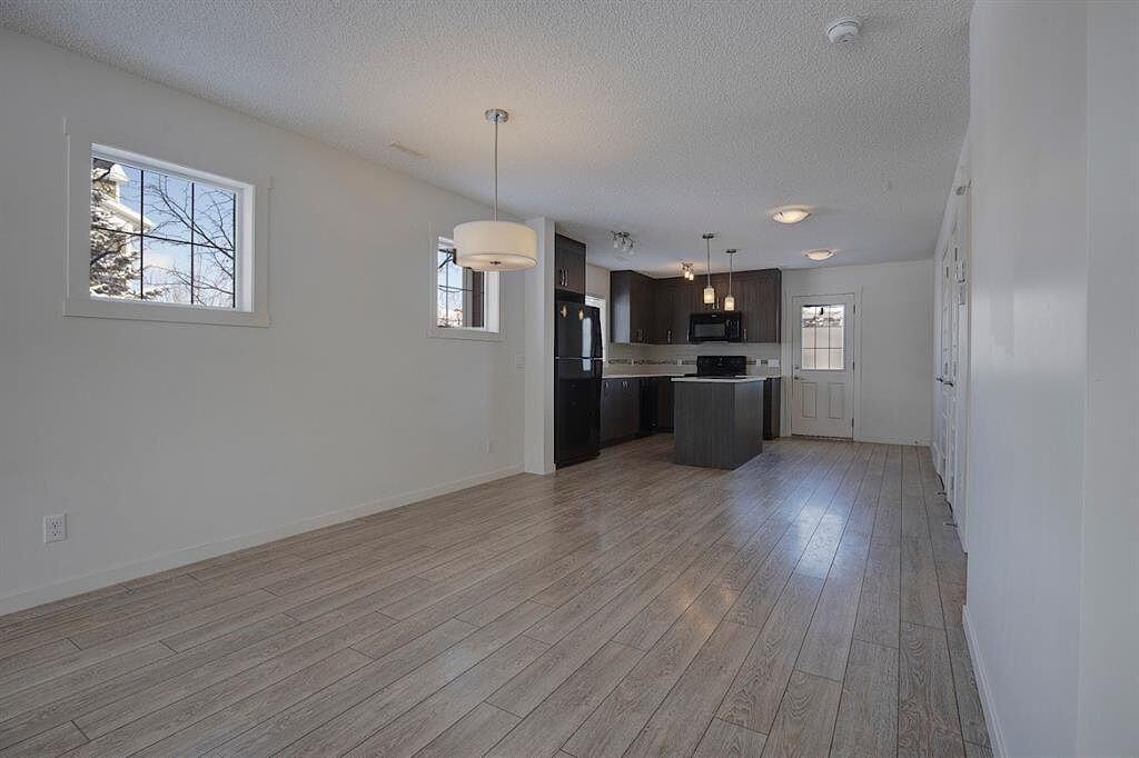 10 Auburn Bay Link Se - Photo 5 of 25